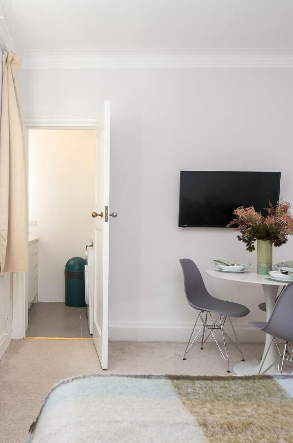Beautifully Presented Centrally Located Studio Apartment London Eksteriør billede
